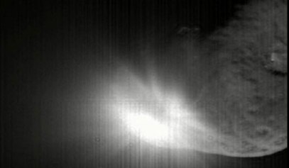 Impacto, tomado por la nave madre de la misi�n (pel�cula HRI). Cr�dito NASA/JPL