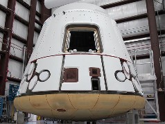 La nave Dragon con su escudo trmico de PICA-X de la compaia SpaceX.
