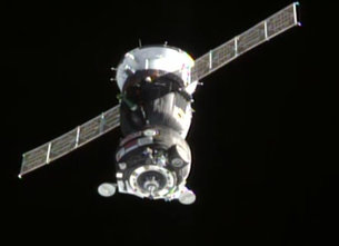 La nave espacial Soyuz TMA - 18M se acerca a la Estación Espacial Internacional para atracar del 04 de septiembre 2015