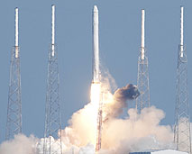 El sistema Dragon/Falcon 9 cumpli una exitosa misin de demonstracin en Diciembre 2010. Crdito: NASA/Kevin O'Connell.