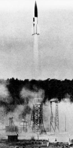 Los primeros en alcanzar el espacio, lanzando un cohete ms all de los 100 kilmetros de altura fueron los ingenieros militares alemanes con su cohete V2. DW.