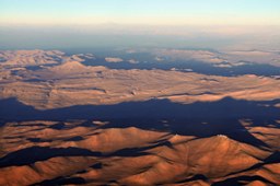 Cerro Armazones y cerro Paranal, sede del VLT de ESO. Imagen: ESO.