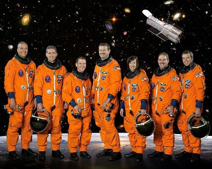 Los siete tripulantes de la Misin STS-125 al Telescopio Espacial Hubble.